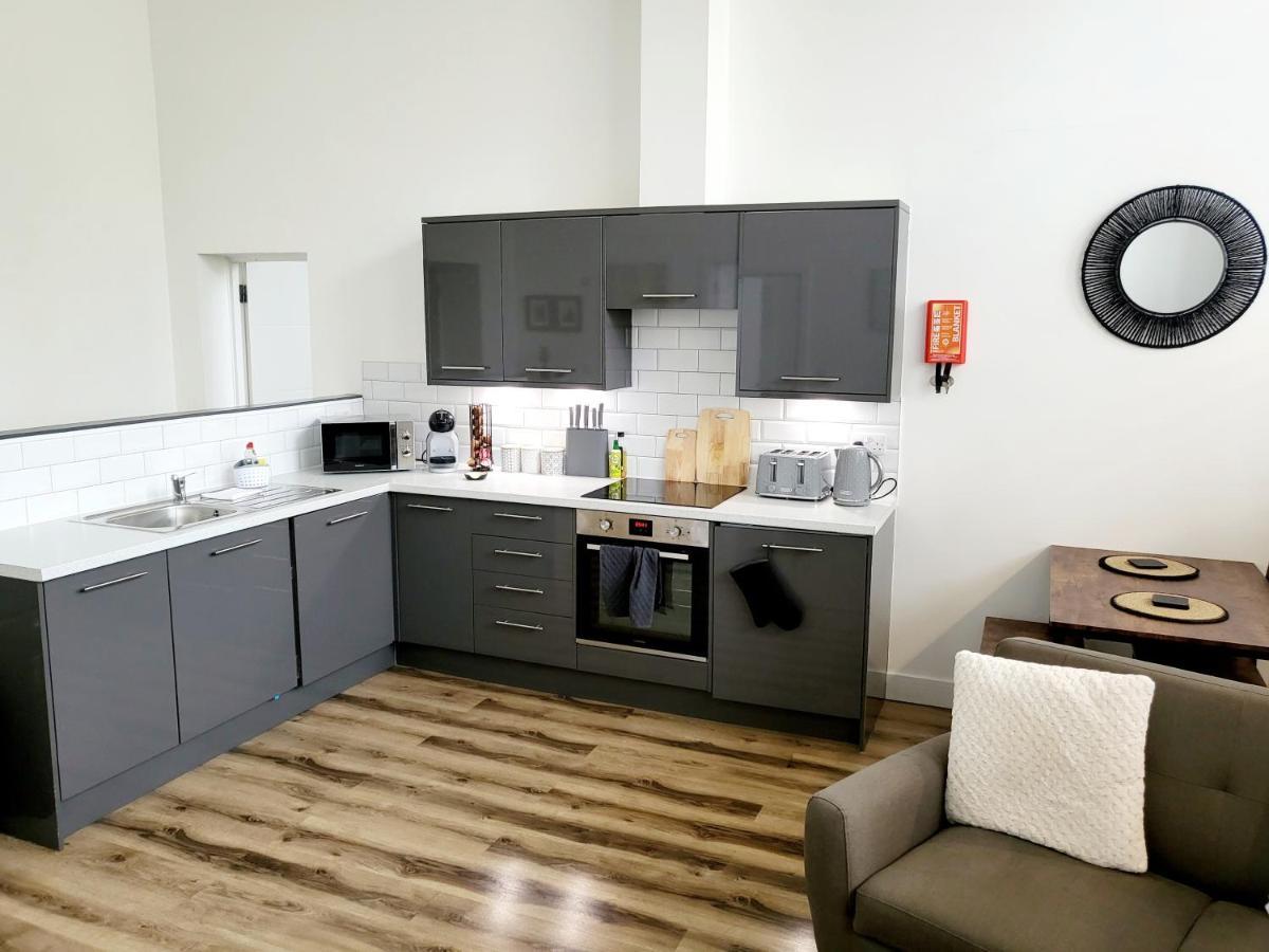Burkhardt Hall- Parking Included- Sleeps 4 Apartment สวินดอน ภายนอก รูปภาพ